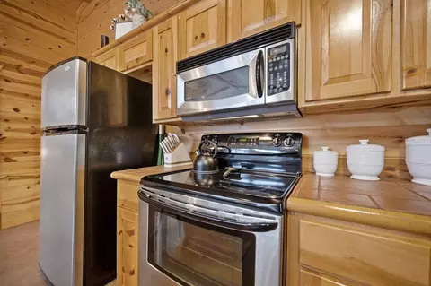 Kitchen - 40 Fish Hook Rd, Broken Bow, OK 74728 photo 4 of 4