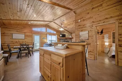 Kitchen - 40 Fish Hook Rd, Broken Bow, OK 74728 photo 3 of 4
