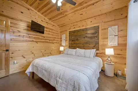 Bedroom - 40 Fish Hook Rd, Broken Bow, OK 74728 photo 3 of 4