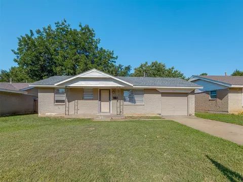 1115 Berwyck St, Moore, OK 73160