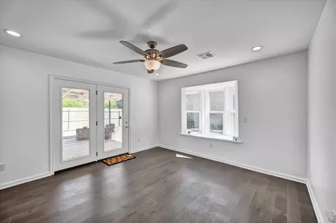 Living - 1502 Denison Dr, Norman, OK 73069 photo 3 of 3