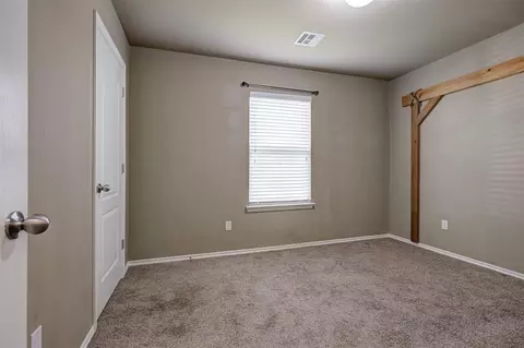 Bedroom - 9608 Ella Ln, Moore, OK 73160 photo 7 of 9