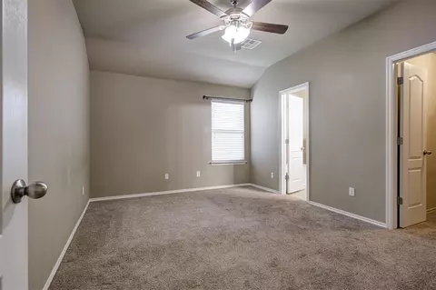 Bedroom - 9608 Ella Ln, Moore, OK 73160 photo 2 of 9