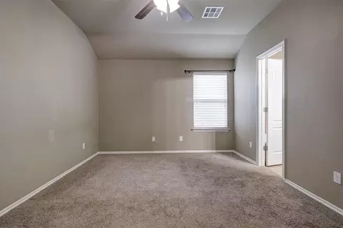 Bedroom - 9608 Ella Ln, Moore, OK 73160 photo 4 of 9
