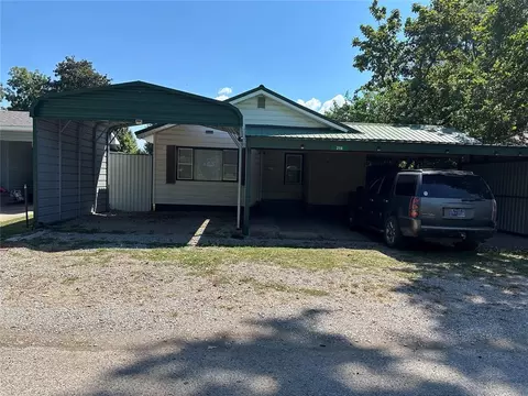 218 N Chestnut St, Pauls Valley, OK 73075