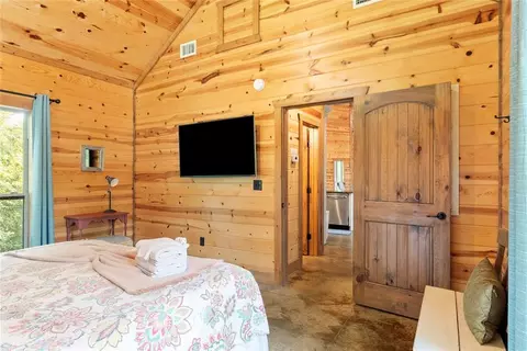 Bedroom - 69 White Tail Cir, Broken Bow, OK 74728 photo 4 of 4