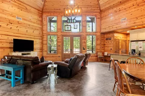 Living - 69 White Tail Cir, Broken Bow, OK 74728 photo 3 of 5