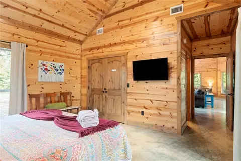 Bedroom - 69 White Tail Cir, Broken Bow, OK 74728 photo 2 of 4
