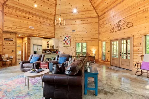 Living - 69 White Tail Cir, Broken Bow, OK 74728 photo 4 of 5