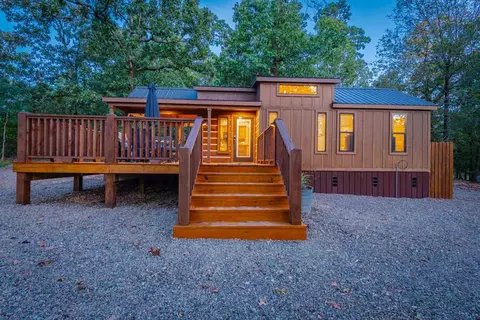 306 Neeson Wood Ln, Broken Bow, OK 74728