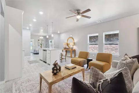 422 Grove St, Perry, OK 73077