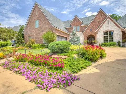 405 Flint Ridge Ct, Norman, OK 73072