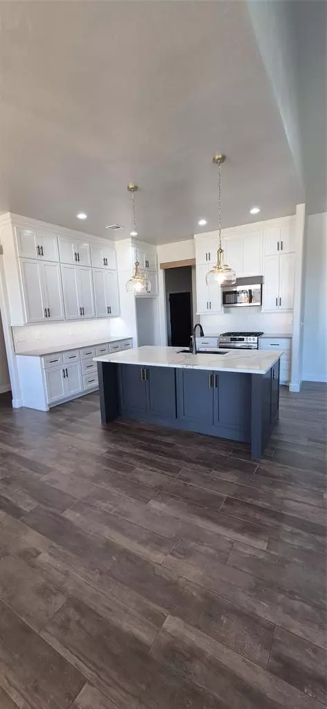 Kitchen - 4121 Sambar St, Tuttle, OK 73089 photo 2 of 2