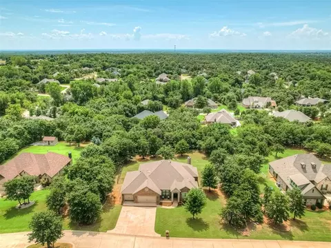 3447 Rustic Holw, Guthrie, OK 73044