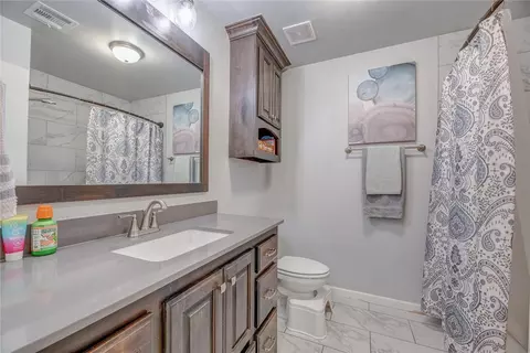Bath - 2413 Northfork Dr, Moore, OK 73160 photo 3 of 4