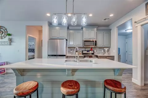 Kitchen - 2413 Northfork Dr, Moore, OK 73160 photo 3 of 7