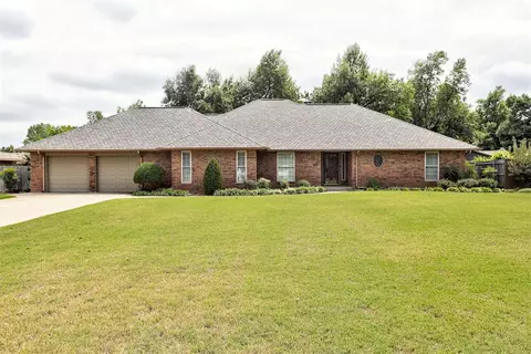 7112 NW 32nd St, Bethany, OK 73008