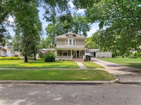 813 N Willow St, Pauls Valley, OK 73075