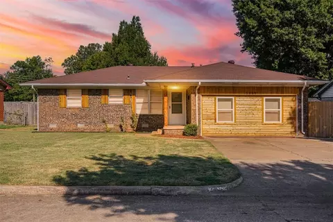 3909 Rosewood Dr, Midwest City, OK 73110
