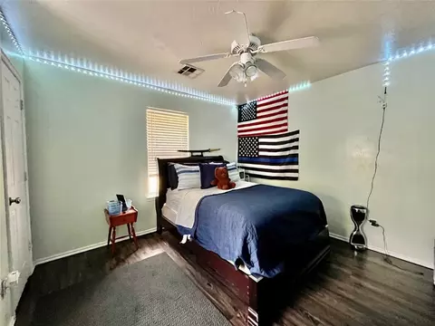 Bedroom - 327 Englebretson Ln, Tuttle, OK 73089 photo 5 of 7