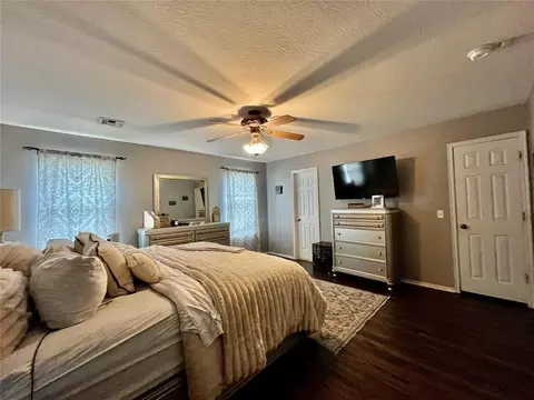 Bedroom - 327 Englebretson Ln, Tuttle, OK 73089 photo 3 of 7