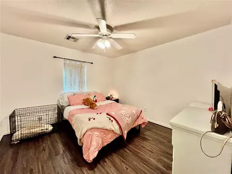 Bedroom - 327 Englebretson Ln, Tuttle, OK 73089 photo 6 of 7
