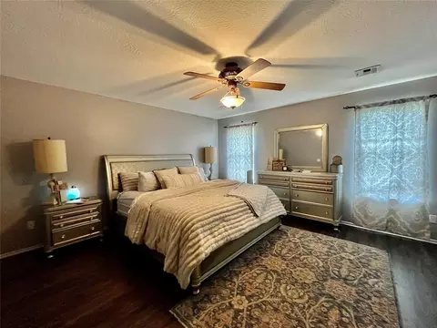 Bedroom - 327 Englebretson Ln, Tuttle, OK 73089 photo 2 of 7