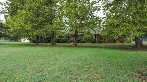 Exterior - 327 Englebretson Ln, Tuttle, OK 73089 photo 3 of 7