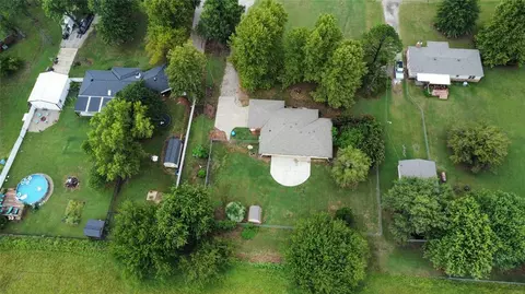 View/Area - 327 Englebretson Ln, Tuttle, OK 73089 photo 3 of 4