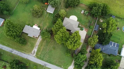 View/Area - 327 Englebretson Ln, Tuttle, OK 73089 photo 1 of 4