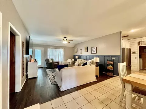 Living - 327 Englebretson Ln, Tuttle, OK 73089 photo 1 of 4