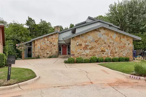 9304 Broughton Ct, Oklahoma City, OK 73132