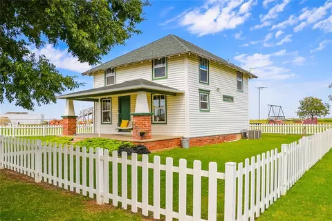 1012 Old 66 Rd, Hydro, OK 73048 photo 1