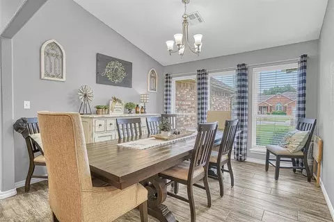 Dining - 809 Jamestown Dr, Altus, OK 73521 photo 1 of 3