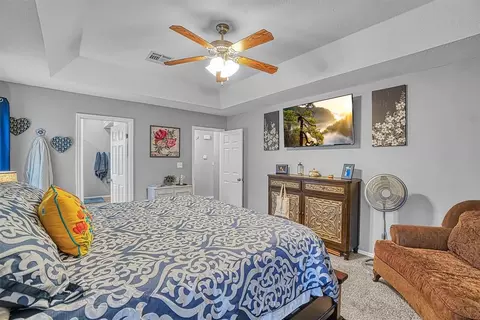 Bedroom - 809 Jamestown Dr, Altus, OK 73521 photo 2 of 6