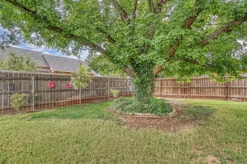 Exterior - 809 Jamestown Dr, Altus, OK 73521 photo 9 of 9