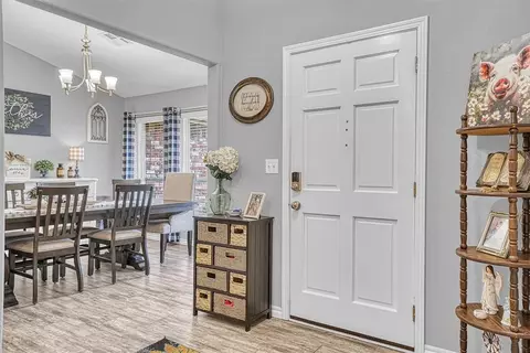 Entry Way - 809 Jamestown Dr, Altus, OK 73521 photo 1 of 1