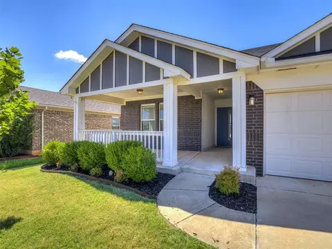 Exterior - 918 Butterfly Way, Norman, OK 73069 photo 2 of 7