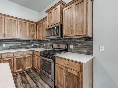 Kitchen - 918 Butterfly Way, Norman, OK 73069 photo 5 of 8