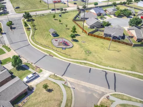 View/Area - 918 Butterfly Way, Norman, OK 73069 photo 5 of 5