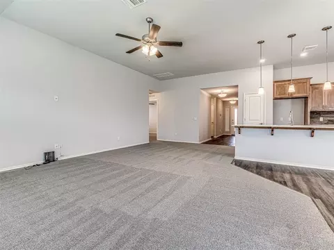 Living - 918 Butterfly Way, Norman, OK 73069 photo 2 of 5