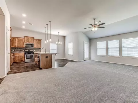 Living - 918 Butterfly Way, Norman, OK 73069 photo 5 of 5