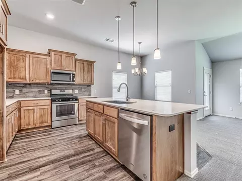 Kitchen - 918 Butterfly Way, Norman, OK 73069 photo 1 of 8