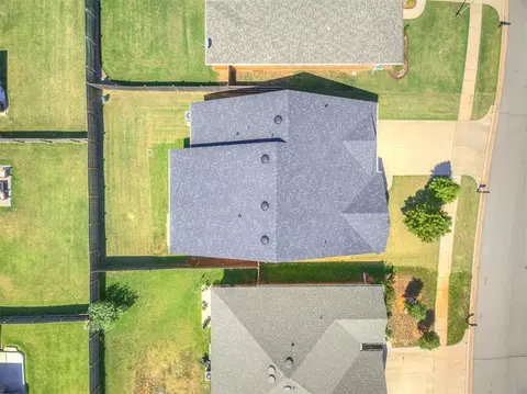 View/Area - 918 Butterfly Way, Norman, OK 73069 photo 2 of 5