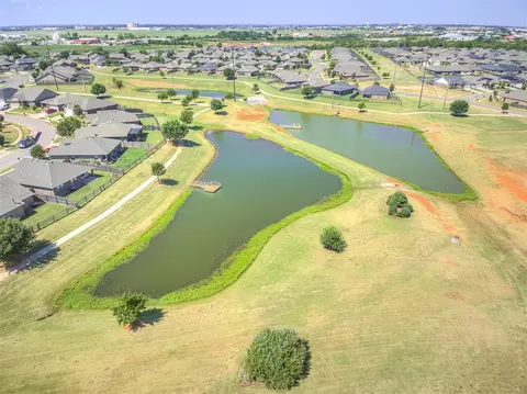 View/Area - 918 Butterfly Way, Norman, OK 73069 photo 3 of 5