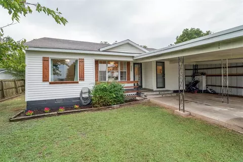 1411 Brunson Ave, Prague, OK 74864