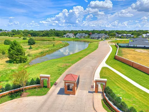 2802 Crittenden Link Rd, Norman, OK 73072