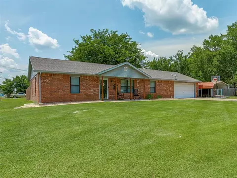 124 S 5th Ave, Stroud, OK 74079