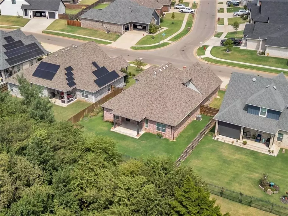 View/Area - 10713 Wild Horse Creek Dr, Yukon, OK 73099 photo 4 of 7