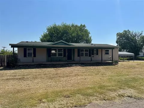 321 S Middle Ave, Cordell, OK 73632